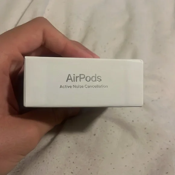 Apple airpods Gen 4 With active noise cancellation